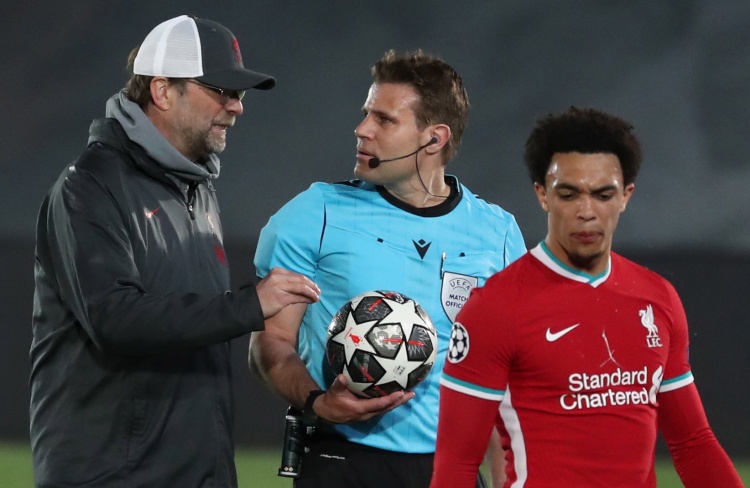 官方：恰尔汗奥卢手腕受伤退出土耳其大名单，不会出战西班牙