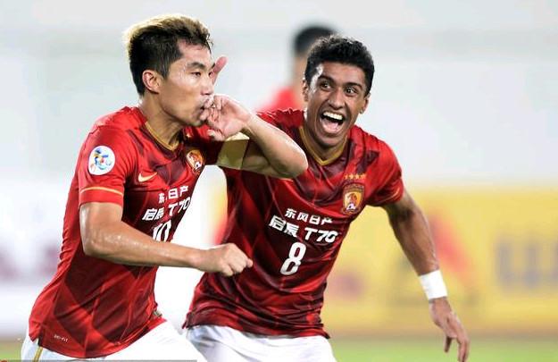 世界杯预热海报里没有C罗遭质疑，FIFA删除原海报改“怀旧”