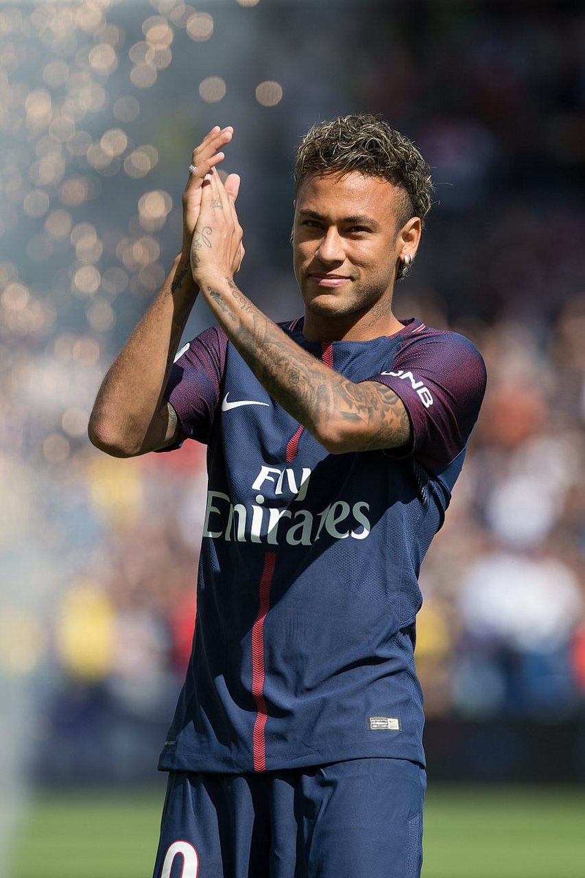 足球欧洲杯倒计时50天，多队提前公布名单