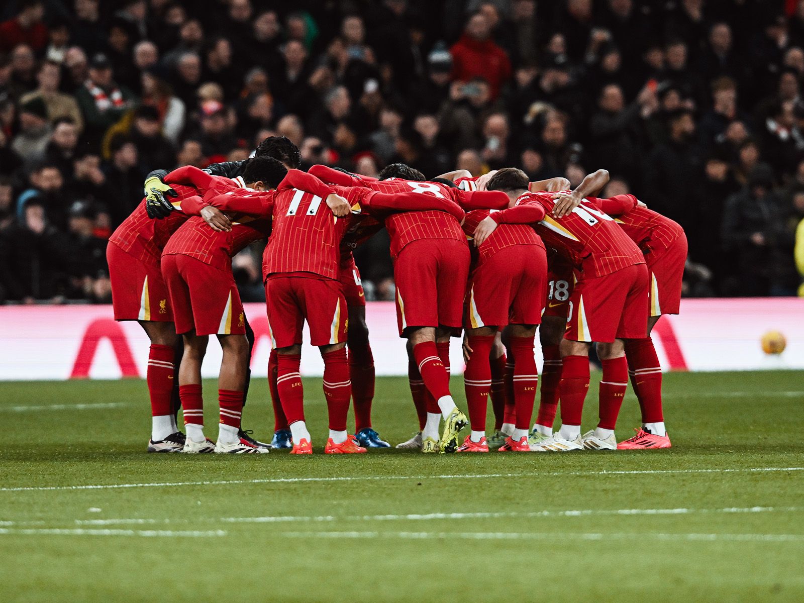 足球中超球队前锋脚踝受伤，赛季恐报销