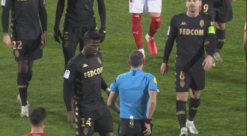 辽宁男篮王哲林末节关键得分