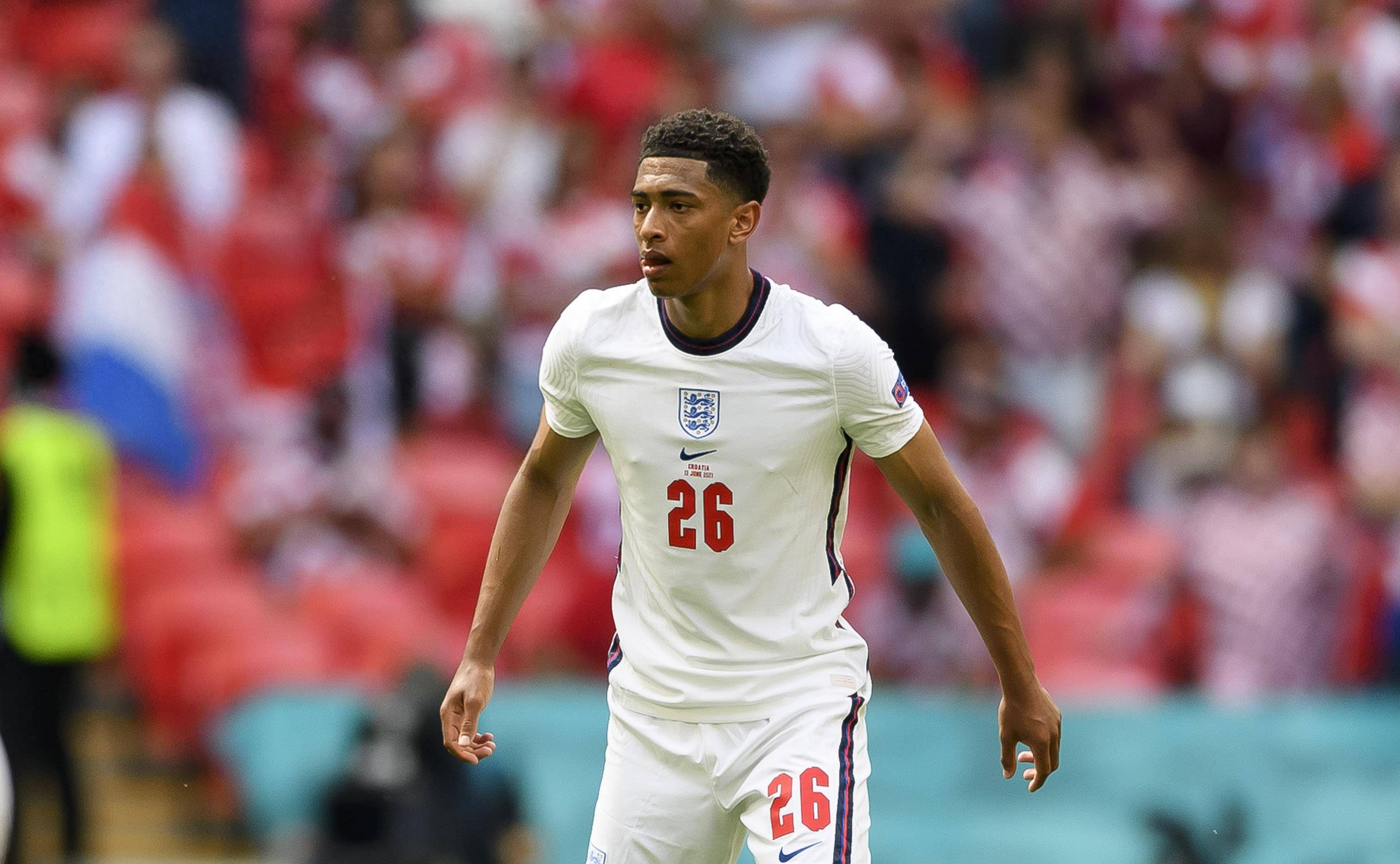 斯帕伊奇庆祝足协杯夺冠：为奖杯感到自豪，更为球队感到骄傲