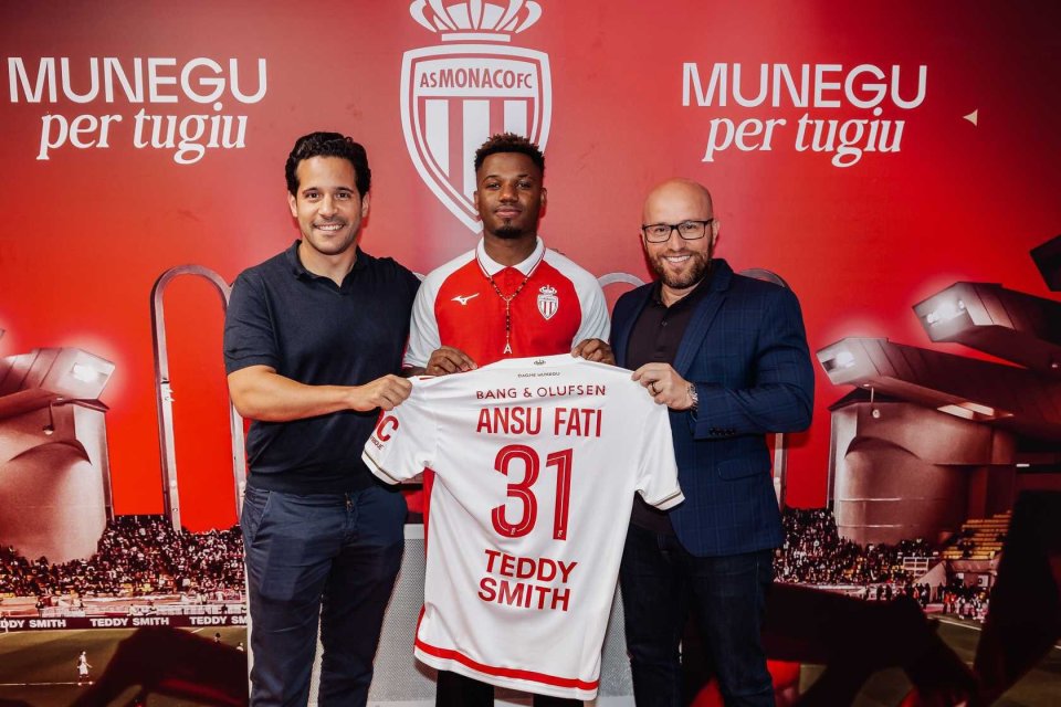 詹姆斯关键篮板抢断助球队逆转